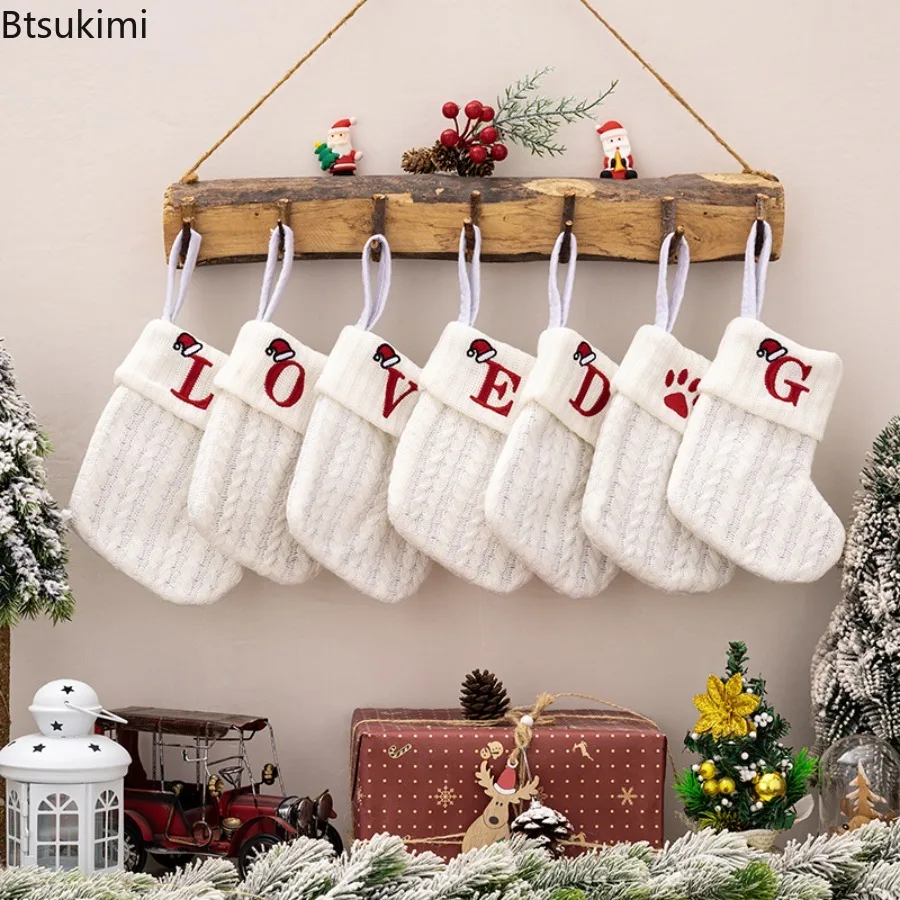 Embroidery Xmas Ornaments - Calze a maglia con ricamo a
