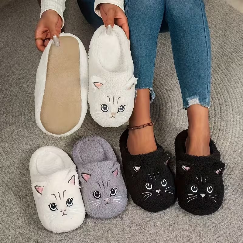 Embroidery Shoes - Comode pantofole unisex in peluche con