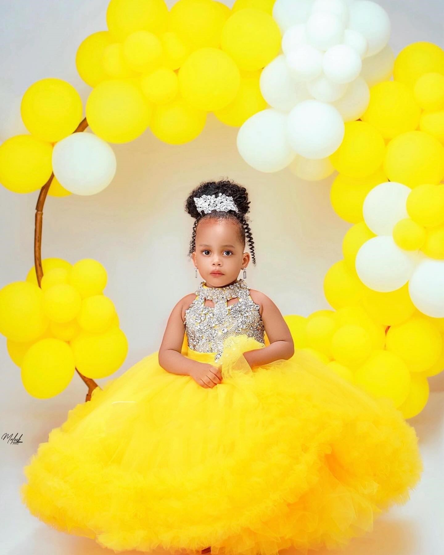 Splendido abito da ragazza di  - Embroidery Yellow Dress recensione e prezzo