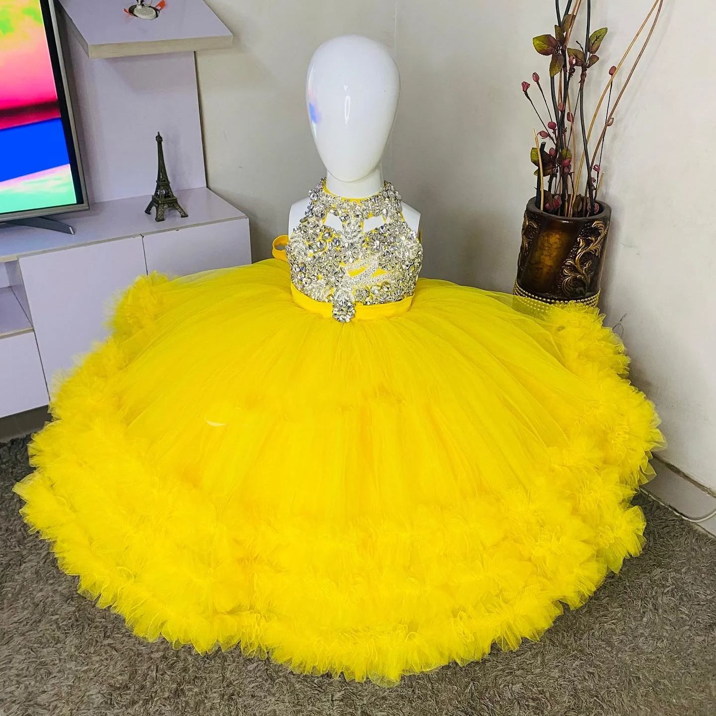 Splendido abito da ragazza di  - Embroidery Yellow Dress recensione e prezzo