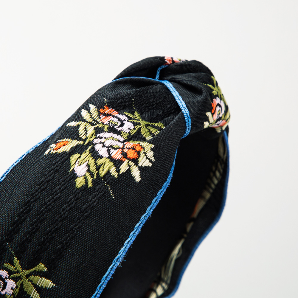 Nuova fascia per capelli in st - Embroidery Knot recensione e prezzo