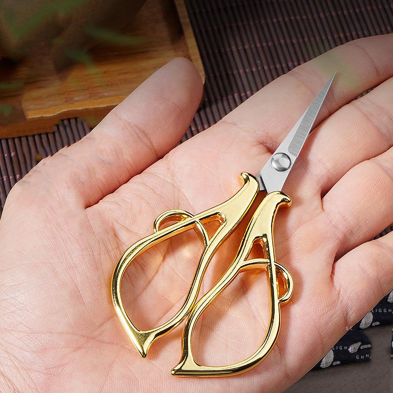 Forbici da sarto con foglie d' - Embroidery Scissors Small recensione e prezzo