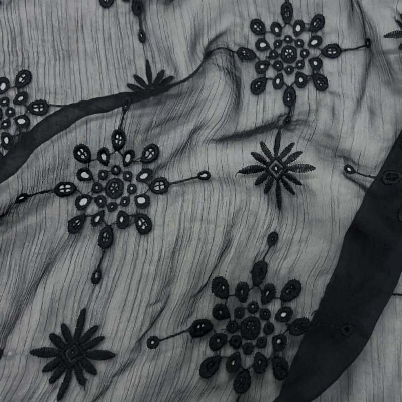 Tessuto in Chiffon Nero Semi-T - Embroidery Knot recensione e prezzo