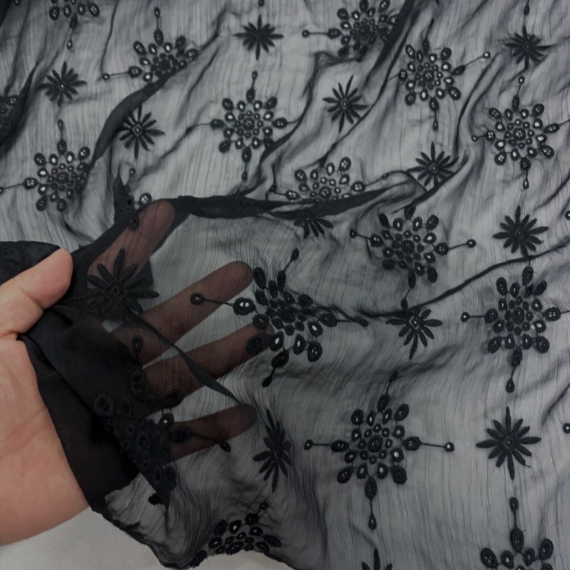 Tessuto in Chiffon Nero Semi-T - Embroidery Knot recensione e prezzo